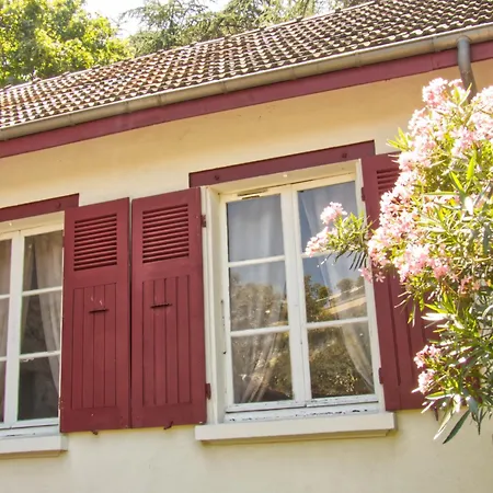 La Petite Maison 公寓式酒店 3*