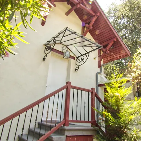 Апарт-готель La Petite Maison 3*