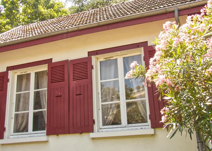 La Petite Maison 公寓式酒店 3*