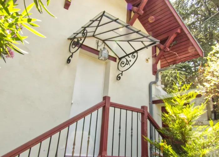 Apartahotel La Petite Maison 3*